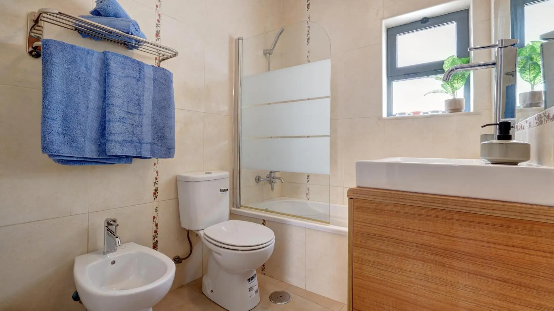 City Center, Private Parking, Ac, 6Ppl. Olhao 0*,  Portugal