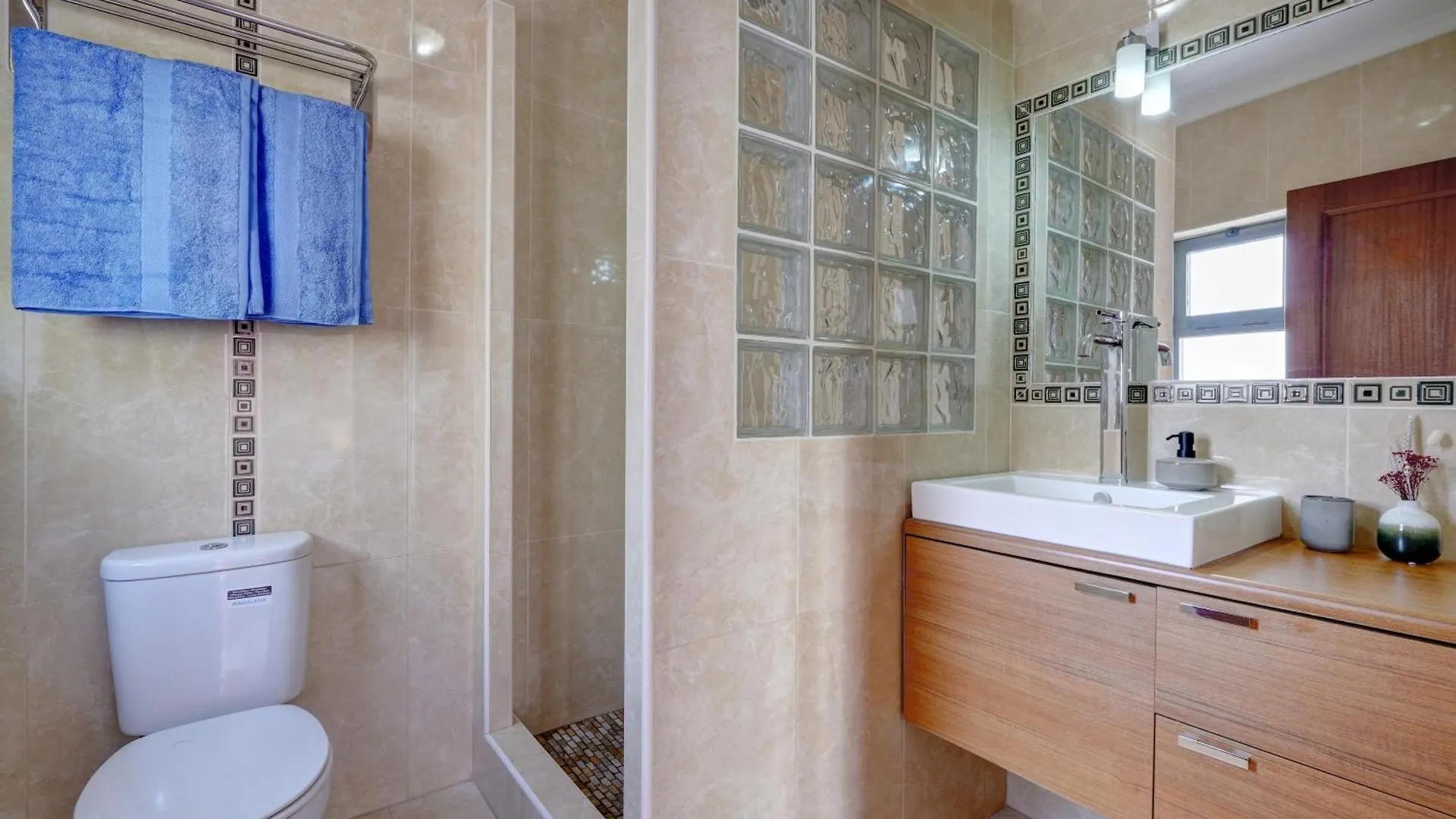 City Center, Private Parking, Ac, 6Ppl. Olhao Holiday home