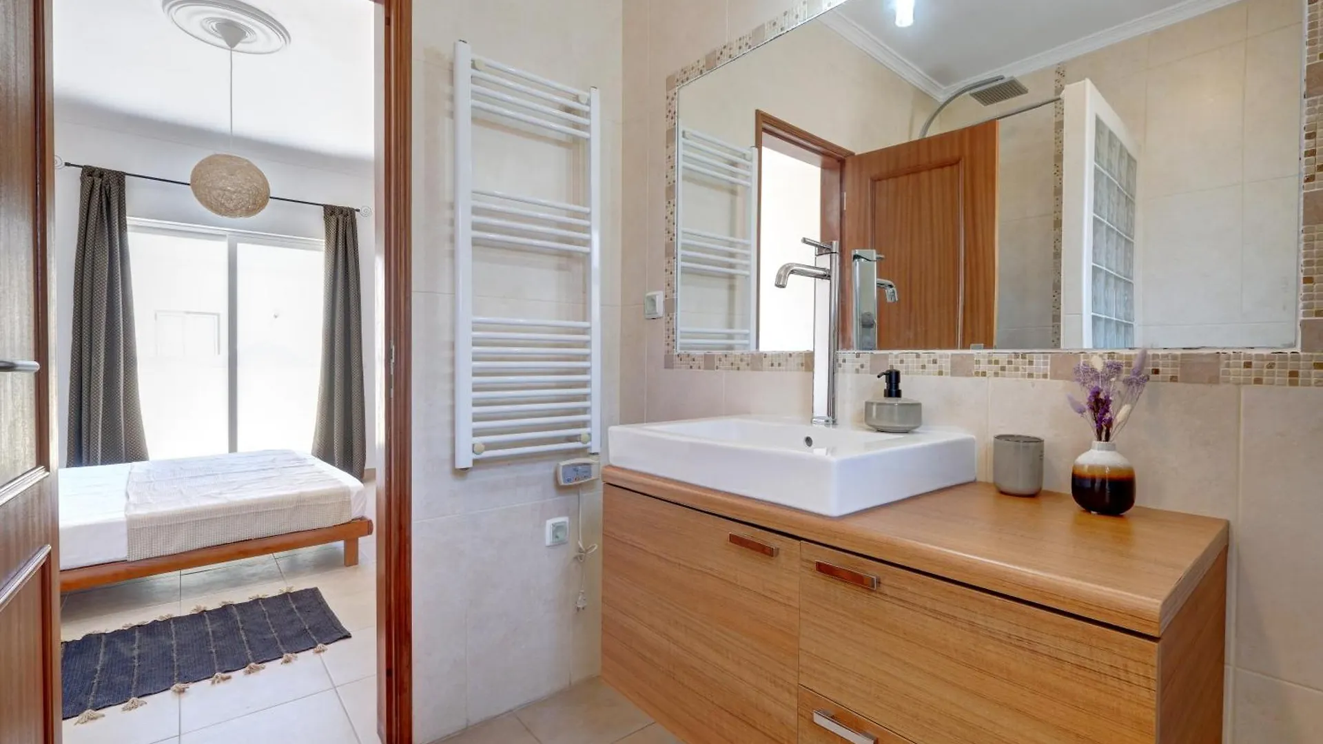 City Center, Private Parking, Ac, 6Ppl. Olhao Holiday home